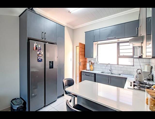 2 BEDROOM TOWNHOUSE FOR SALE IN ANNLIN